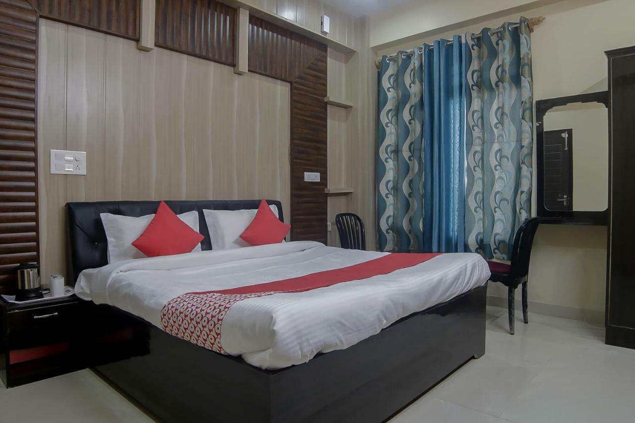 Oyo 30488 Satkar Hotel Pithorāgarh Exterior foto