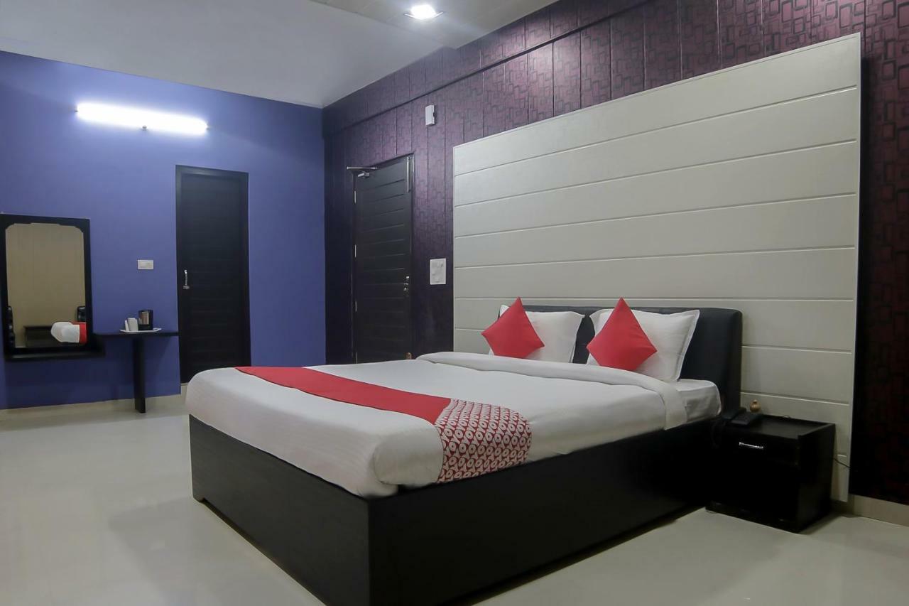 Oyo 30488 Satkar Hotel Pithorāgarh Exterior foto