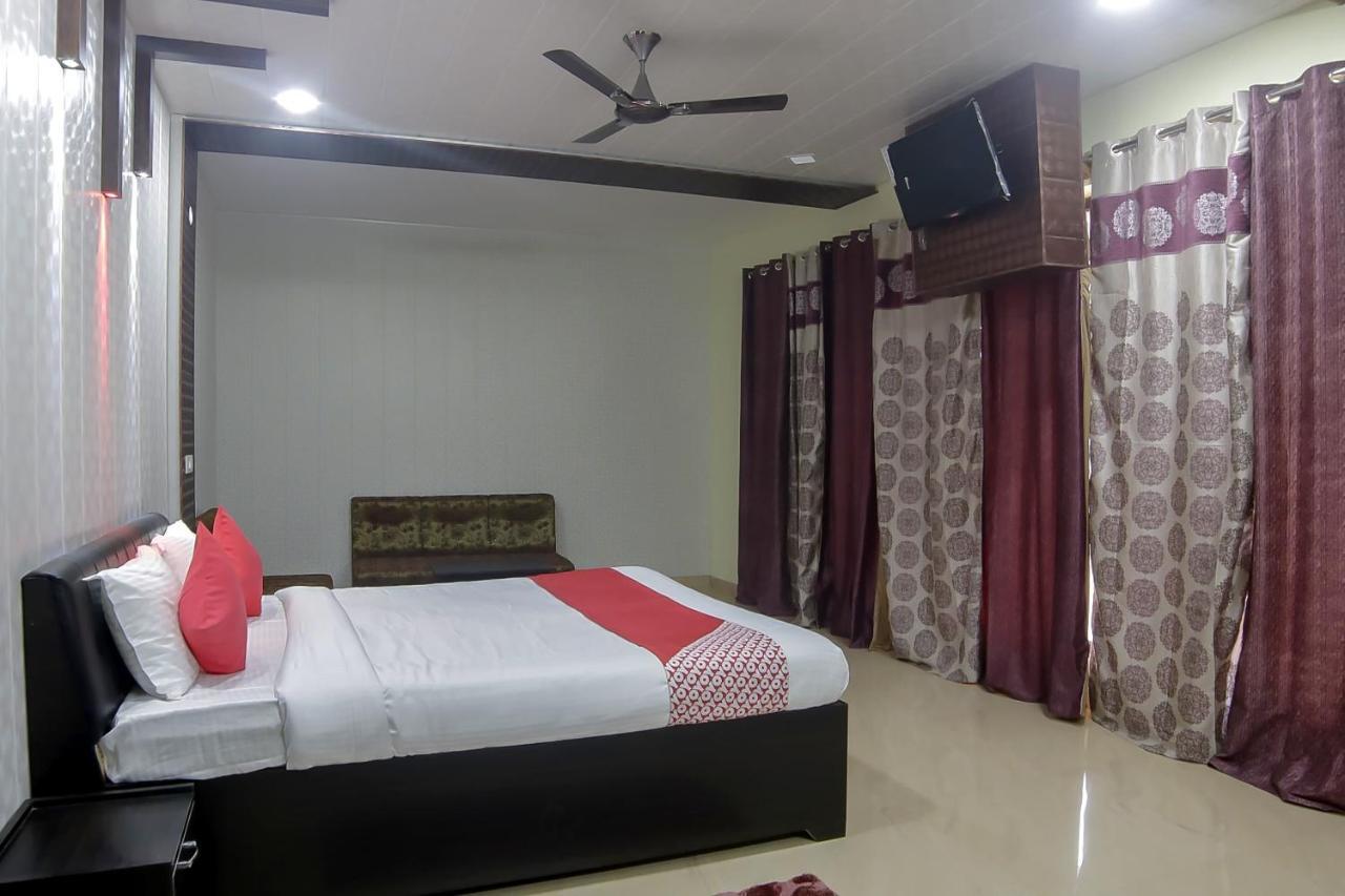 Oyo 30488 Satkar Hotel Pithorāgarh Exterior foto